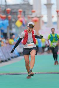 BIB: 5053
                            <button type="button" onclick="openModal(21764363)" class="btn btn-primary btn-sm float-right btn-popup" data-toggle="modal" data-target=".modal-high-quality">
                        <i class="fas fa-shopping-cart"></i> Add to Cart
                    </button>
                                            <button type="button" onclick="isThisMe(21764363, true)" class="btn btn-success btn-sm float-right btn-popup btn-isme hidden" data-toggle="tooltip" data-placement="bottom" title="นี่คือรูปของคุณใช่ไหม คลิกที่นี่เพื่อเอาเข้าอัลบั้ม">
                        <i class="fas fa-plus"></i> Add to album
                    </button>
                    <button type="button" onclick="isThisMe(21764363, false)" class="btn btn-warning btn-sm float-right btn-popup btn-isnotme hidden">
                        <i class="fas fa-ban"></i> Remove from album
                    </button>